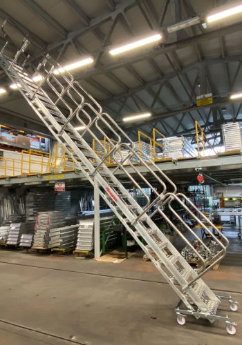 SRI - Single elevating ladder with variable inclination