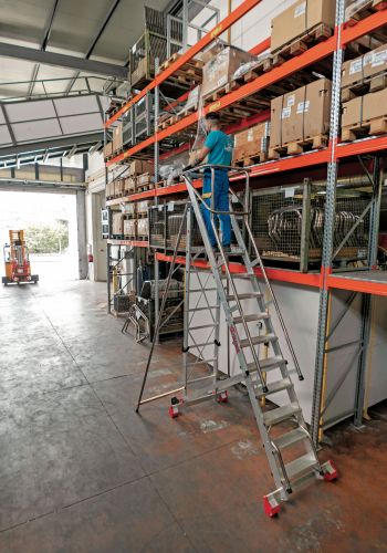 SMT - Professional aluminium warehouse ladder